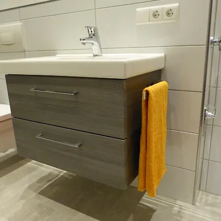 Rheinwein 1 Ausgezeichnet Zum Wandern Und Radfahren Mit Wallbox Apartment
